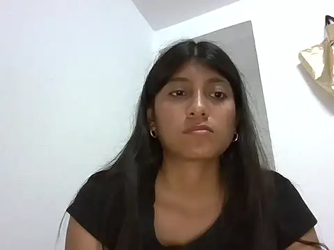 YeseniaRodriguez3 online show from 03/04/26, 11:23