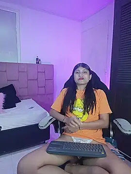 YeseniaRodriguez3 online show from 04/23/26, 12:40