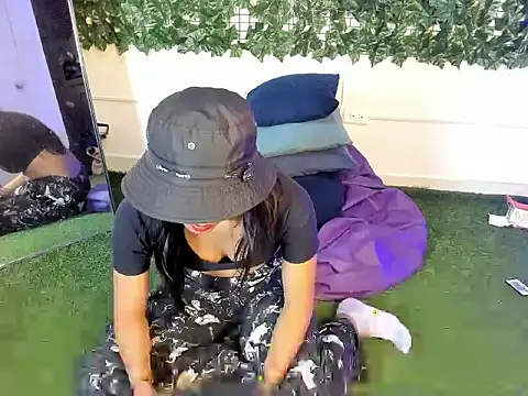 YeseniaRodriguez3 online show from 03/14/26, 01:28