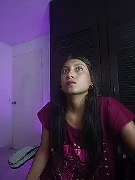 YeseniaRodriguez3 online show from 04/11/26, 07:28