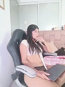 YeseniaRodriguez3 online show from 05/20/26, 12:46