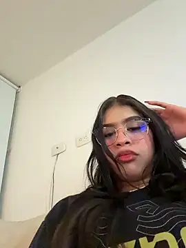 Snapshot of Tatishernandez chatting on 10/31/25, 01:35 Tatishernandez online show from 10/31/25, 01:35