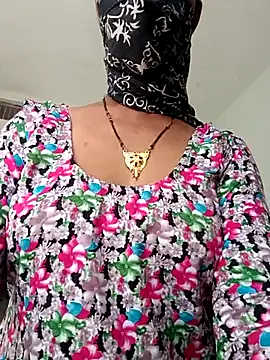 Janvi kapor online show from 10/28/25, 07:51