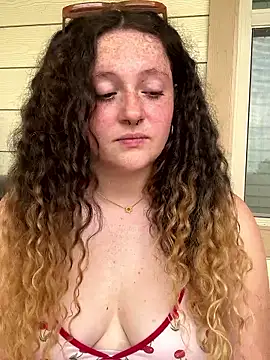 sugasunny04 online show from 02/19/26, 08:28