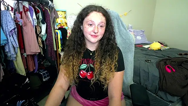 sugasunny04 online show from 05/25/26, 06:39