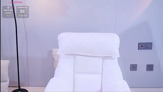 Snapshot of xiaoxi---n chatting on 05/25/26, 07:29 xiaoxi---n online show from 05/25/26, 07:29
