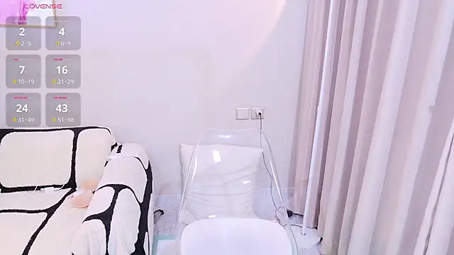 xiaoxi---n online show from 12/20/25, 10:29