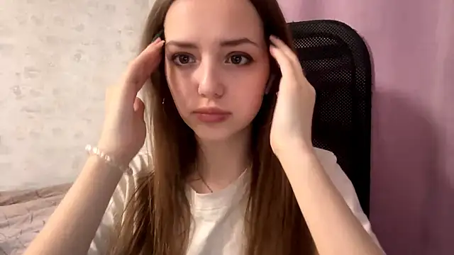 AliceStacy online show from 12/01/25, 08:26