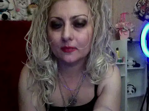 xHot Amazonq online show from 11/06/25, 04:44