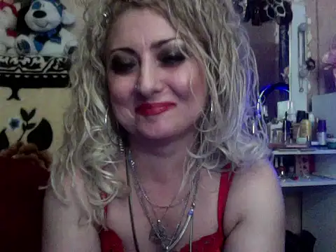 xHot Amazonq online show from 11/17/25, 06:45