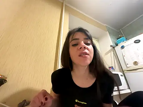 Snapshot of TinaLoverxq chatting on 10/28/25, 08:30 TinaLoverxq online show from 10/28/25, 08:30