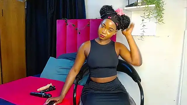 Lisa-001 online show from 12/18/25, 01:59