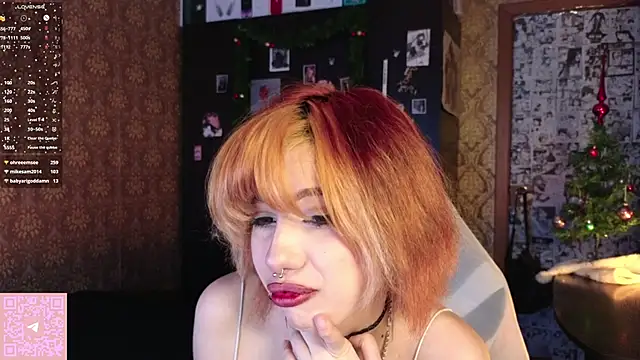 Snapshot of MissMorganMoon chatting on 12/13/25, 10:27 MissMorganMoon online show from 12/13/25, 10:27