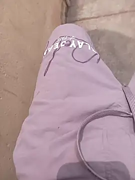 Snapshot of younggblackkCOCK19 chatting on 10/30/25, 09:29 younggblackkCOCK19 online show from 10/30/25, 09:29