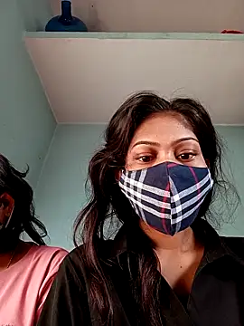 Snapshot of mona-33 chatting on 11/05/25, 02:14 mona-33 online show from 11/05/25, 02:14