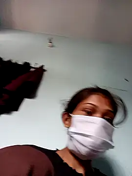 Snapshot of mona-33 chatting on 10/27/25, 05:41 mona-33 online show from 10/27/25, 05:41