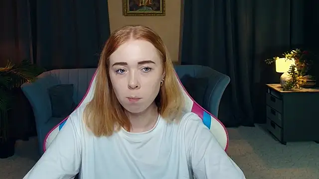 AddieOsler online show from 12/03/25, 08:52