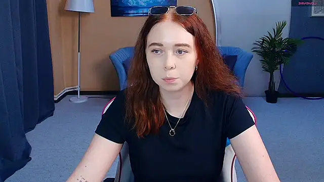 Snapshot of AddieOsler chatting on 06/11/26, 08:17 AddieOsler online show from 06/11/26, 08:17