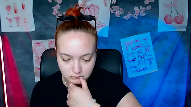 Snapshot of MissAriaa chatting on 06/20/26, 12:21 MissAriaa online show from 06/20/26, 12:21