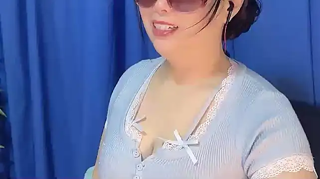 yaoyao22678 online show from 12/20/25, 02:03