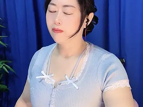 yaoyao22678 online show from 11/25/25, 12:55