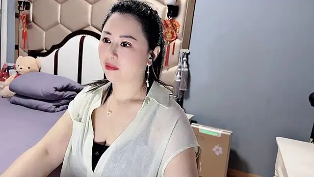 yaoyao22678 online show from 04/06/26, 02:40