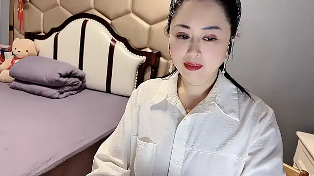 yaoyao22678 online show from 04/12/26, 02:15