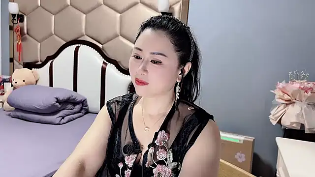 yaoyao22678 online show from 05/16/26, 01:37