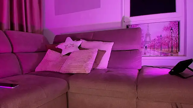 Snapshot of SugarSkye chatting on 12/20/25, 06:33 SugarSkye online show from 12/20/25, 06:33