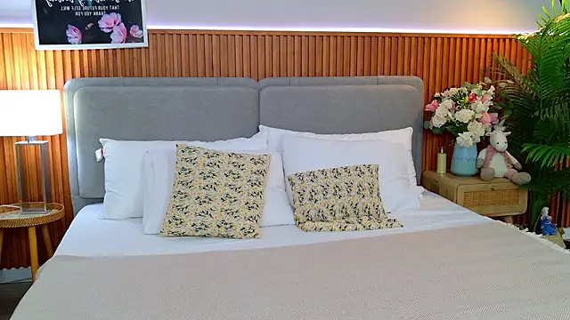 Sandy Edvards online show from 03/26/26, 04:55