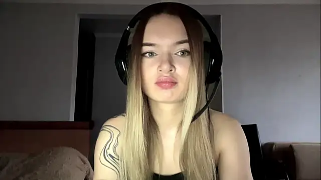 Snapshot of MargBialke chatting on 11/01/25, 10:53 MargBialke online show from 11/01/25, 10:53