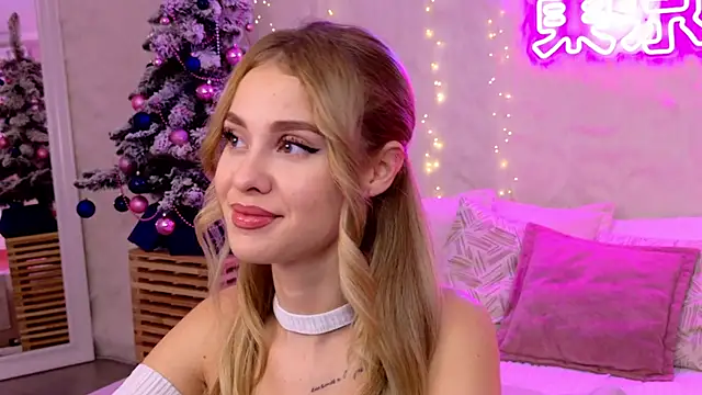 Snapshot of Rose_Masson chatting on 11/28/25, 05:18 Rose Masson online show from 11/28/25, 05:18