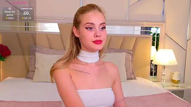 Snapshot of Rose_Masson chatting on 11/11/25, 11:38 Rose Masson online show from 11/11/25, 11:38