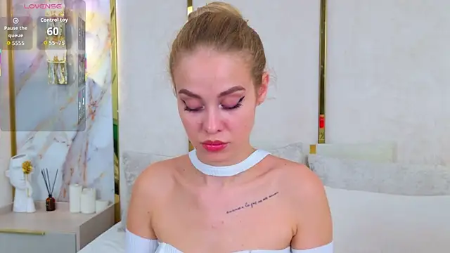 Snapshot of Rose_Masson chatting on 11/12/25, 07:45 Rose Masson online show from 11/12/25, 07:45