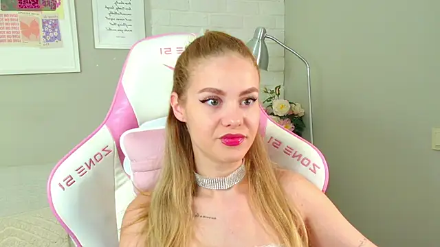 Snapshot of Rose_Masson chatting on 11/29/25, 05:29 Rose Masson online show from 11/29/25, 05:29