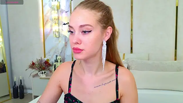 Snapshot of Rose_Masson chatting on 11/03/25, 05:56 Rose Masson online show from 11/03/25, 05:56