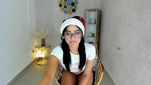 lizzakennedy online show from 12/04/25, 12:04