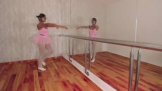 lizzakennedy online show from 03/25/26, 12:04