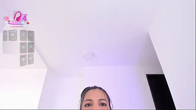 Snapshot of Leyacopper_ chatting on 10/29/25, 07:35 Leyacopper  online show from 10/29/25, 07:35