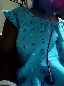 Danielbutterfly online show from 10/31/25, 05:59