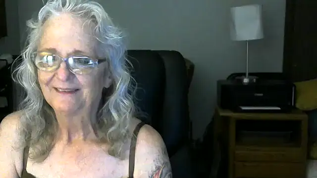 JoleneDelacroix online show from 11/12/25, 03:05