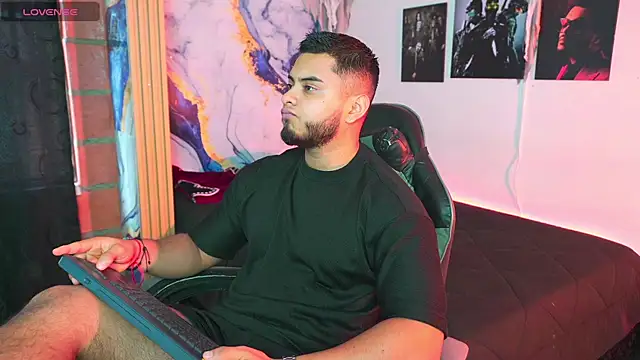 Tiler wolker online show from 11/01/25, 08:25