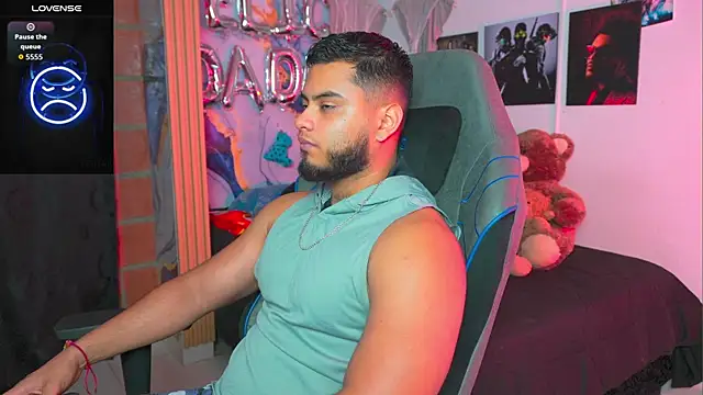 Tiler wolker online show from 04/11/26, 12:18