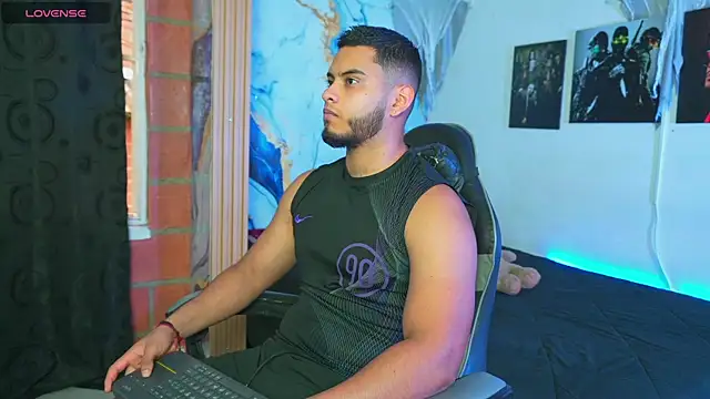 Tiler wolker online show from 11/06/25, 10:25