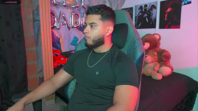 Tiler wolker online show from 04/22/26, 12:50