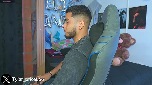 Tiler wolker online show from 01/09/26, 02:18