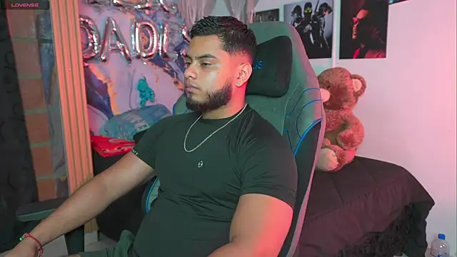 Tiler wolker online show from 04/01/26, 11:34