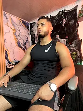 Tiler wolker online show from 10/28/25, 07:46