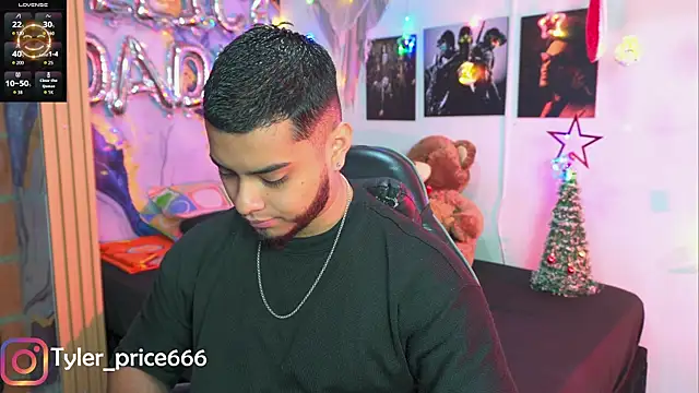 Tiler wolker online show from 12/20/25, 04:37