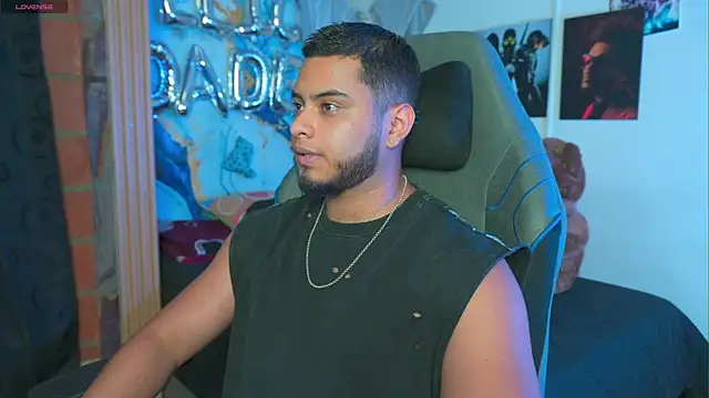 Tiler wolker online show from 03/03/26, 01:56